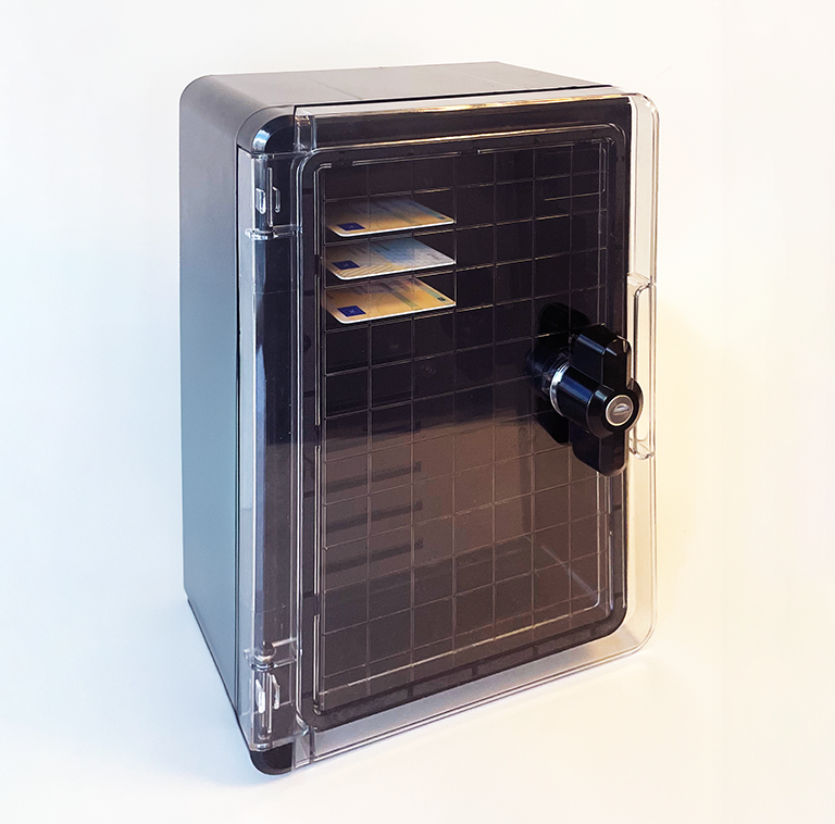 Squarell Cardhotel device for secure storage and remote download of driver cards