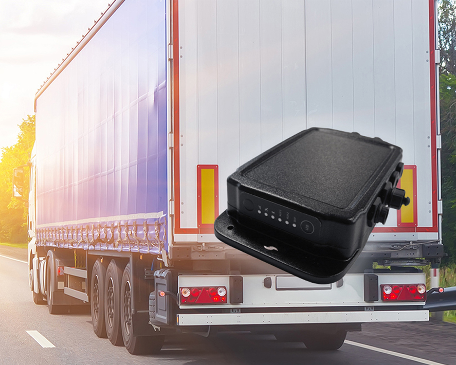 Squarell Trailer Box Squarell Trailer Box mounted on a trailer, providing GPS tracking, trailer monitoring, CAN bus data collection, and real-time telematics for fleet management.